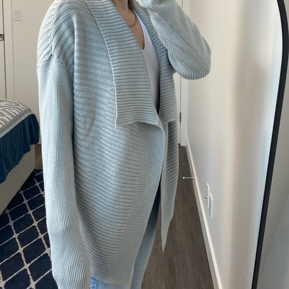 Banana Republic - Cardigan - Grey - XL - Perfect Condition - Picture 6 of 7